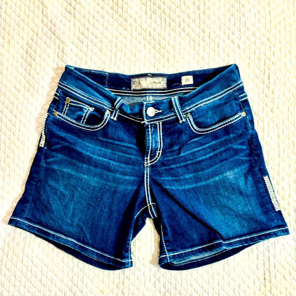 BKE Culture Bermuda shorts. Size 29 only wore maybe 3 times great condition.